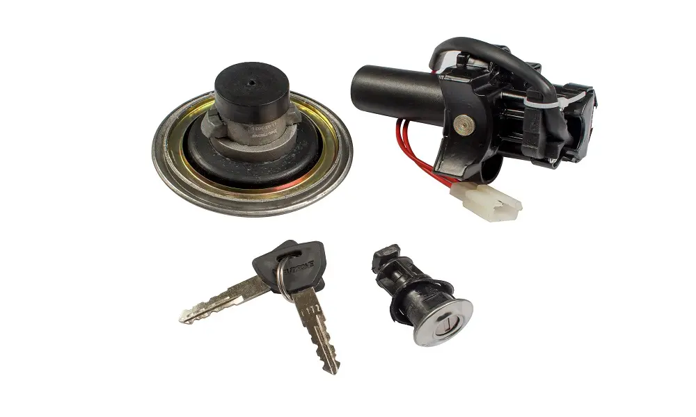 Gnition Lock Kit For Hero Cd Deluxe N/m (set Of 3) Consisting Of Ignition Cum Steering Lock, Petrol Tank Lock & Tool Box Lock - Image 2