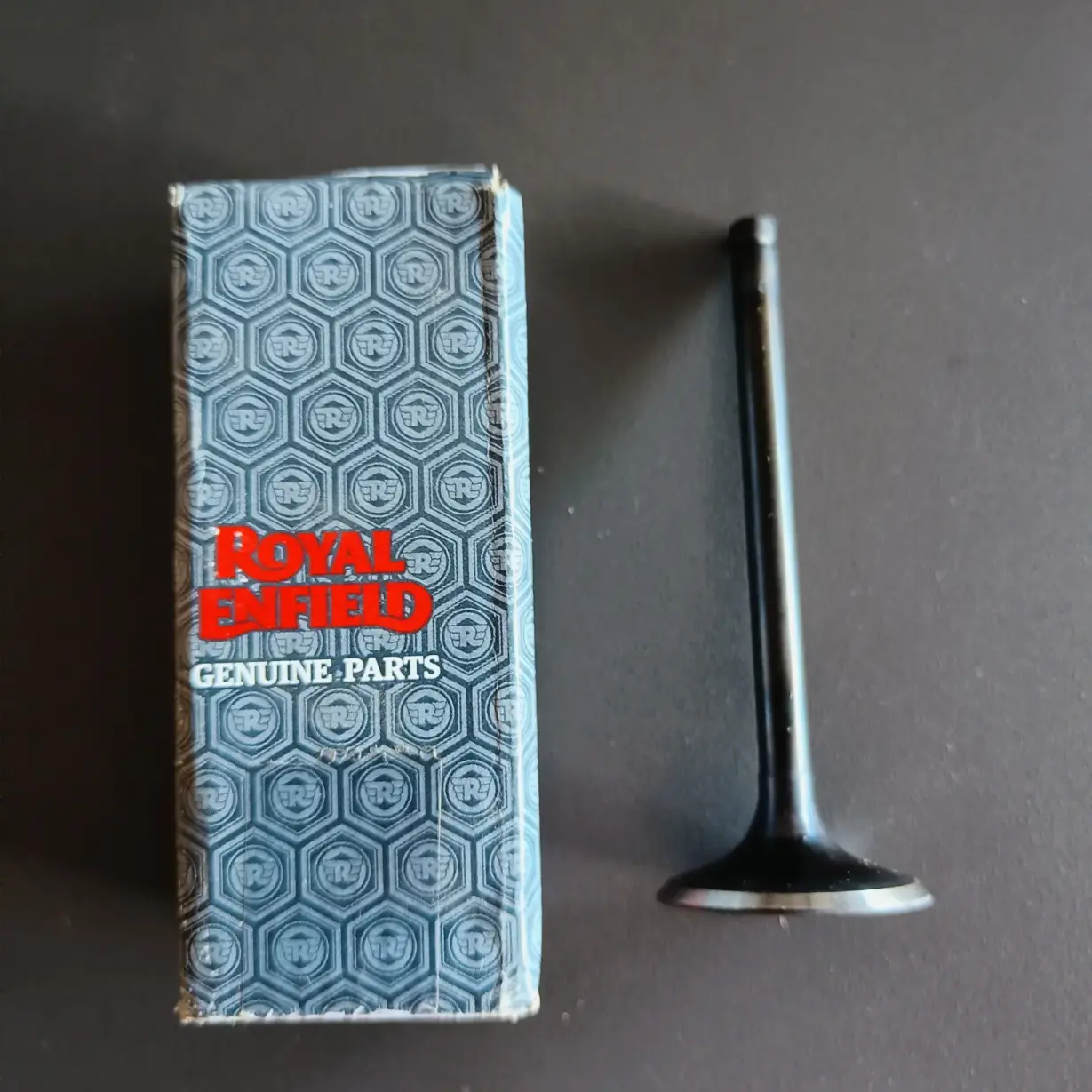 Head Valve/574144/c Royal Enfield