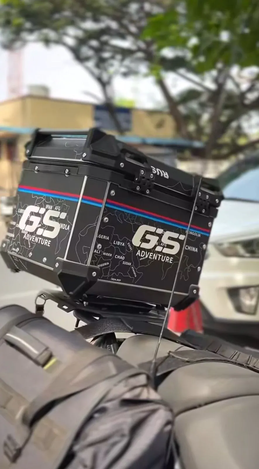Wanderer GS aluminium top box 45 ltrs - LGP (inspired by international moto tourers) compatible for all motorcycle - BLACK - Image 8