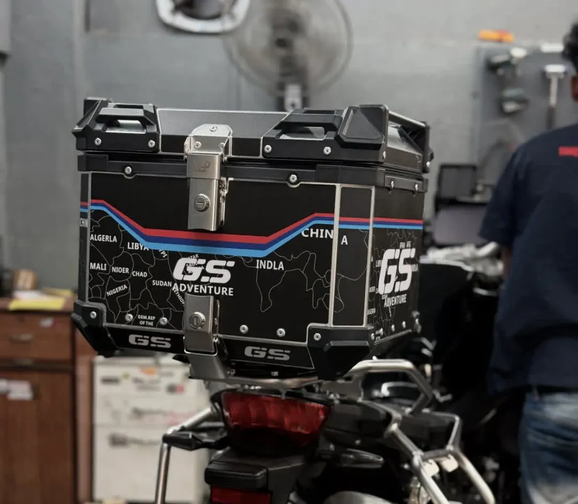 Wanderer GS aluminium top box 45 ltrs - LGP (inspired by international moto tourers) compatible for all motorcycle - BLACK - Image 4
