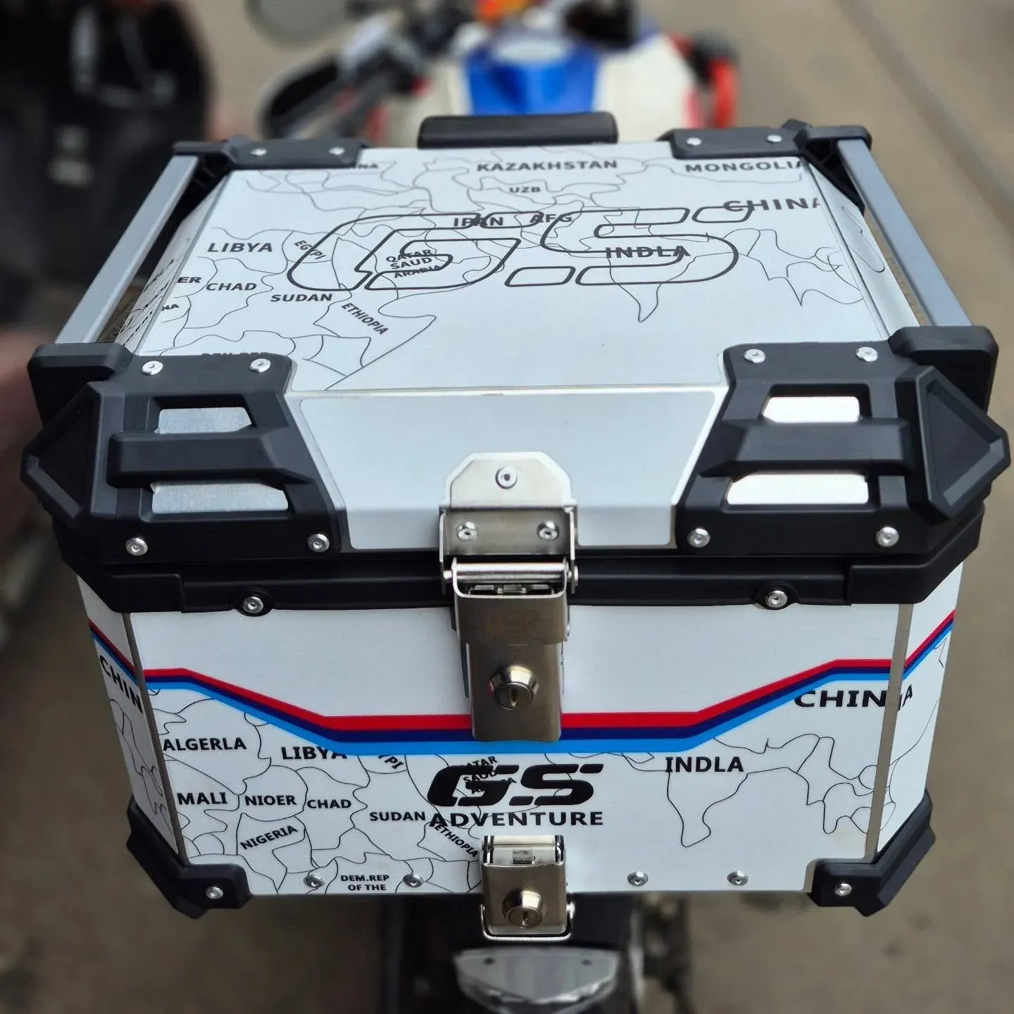 Wanderer GS aluminium top box 45 ltrs - LGP (inspired by international moto tourers) compatible for all motorcycle - WHITE - 1 YEAR WARRANTY - Image 9