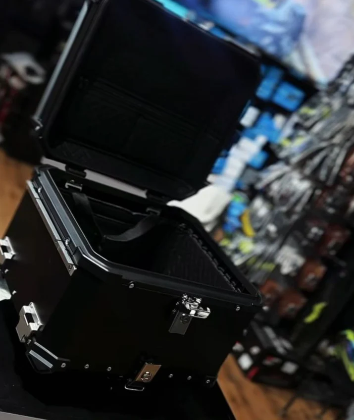 Trolley Top Box 2.0 | LGP -55L Premium fits all motorcycle | Movable wheels | Quick Release - BLACK - Image 5
