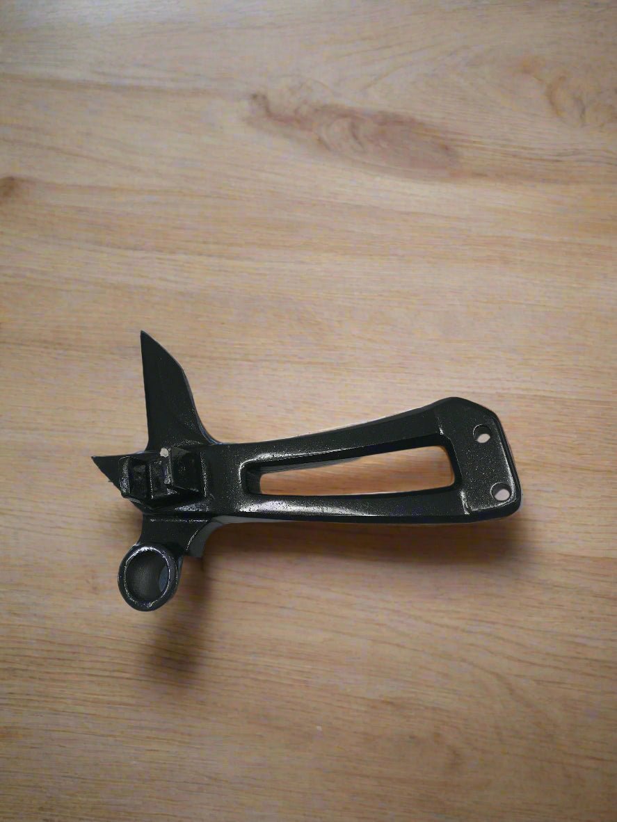 FOOTREST BRACKET REAR LEFT FOR APACHE RTR 160 180