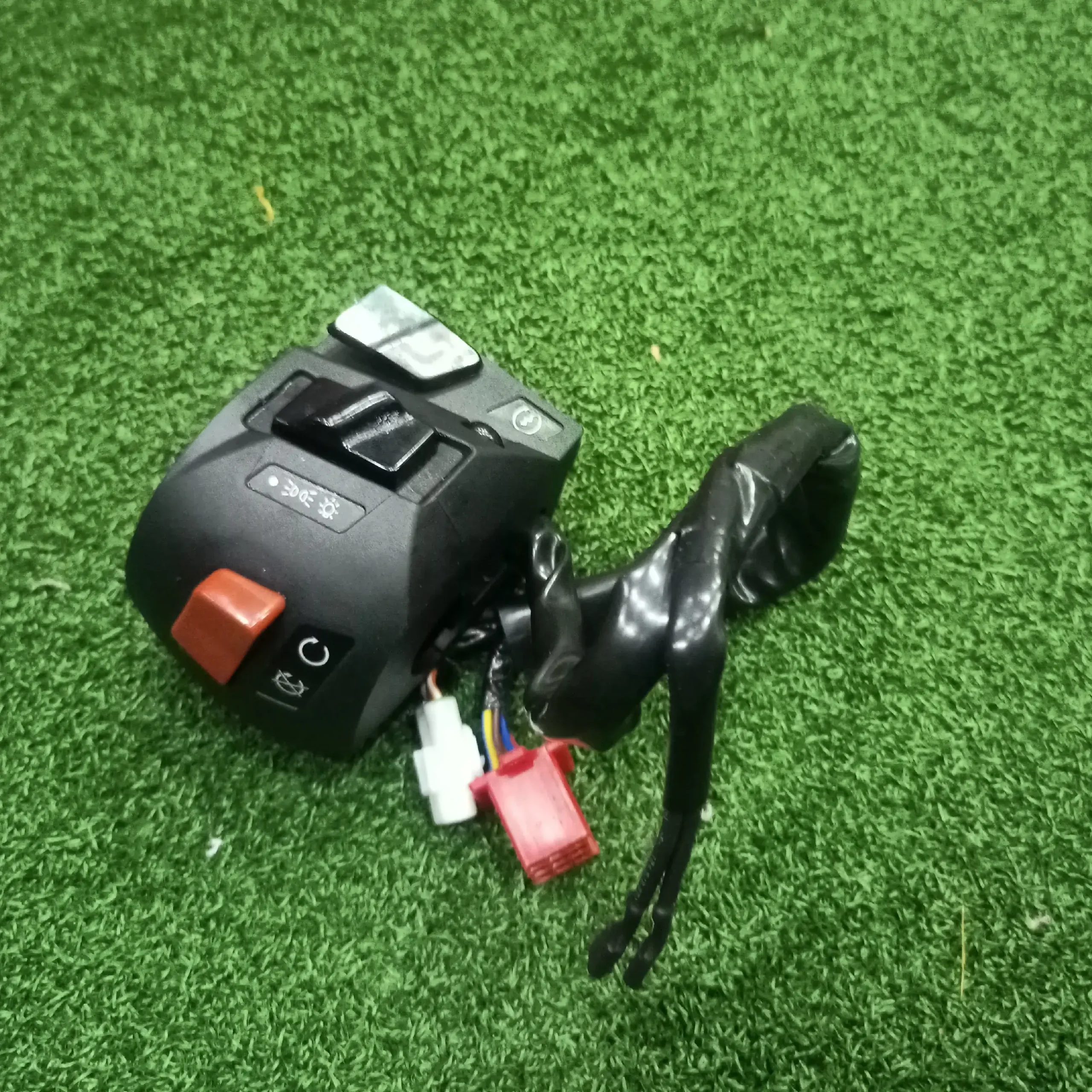 KTM DUKE 200 RIGHT SIDE SWITCH CONTROL JG401418