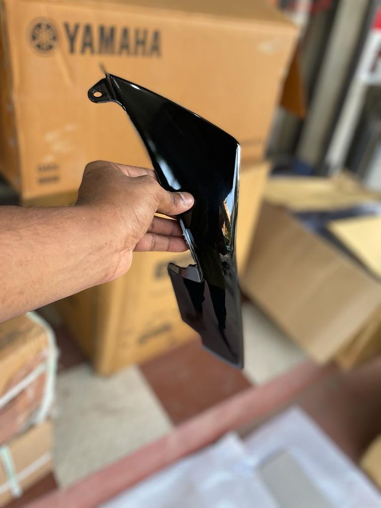 R15 V3 Head Light Frame Right Side Black Colour