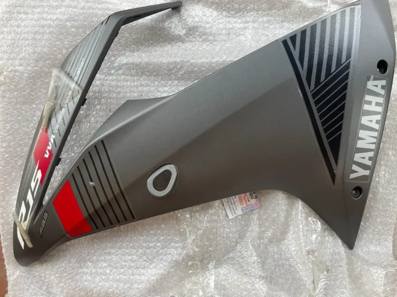 R15 V3greywith Red Sticker Faring Right Side Bs4