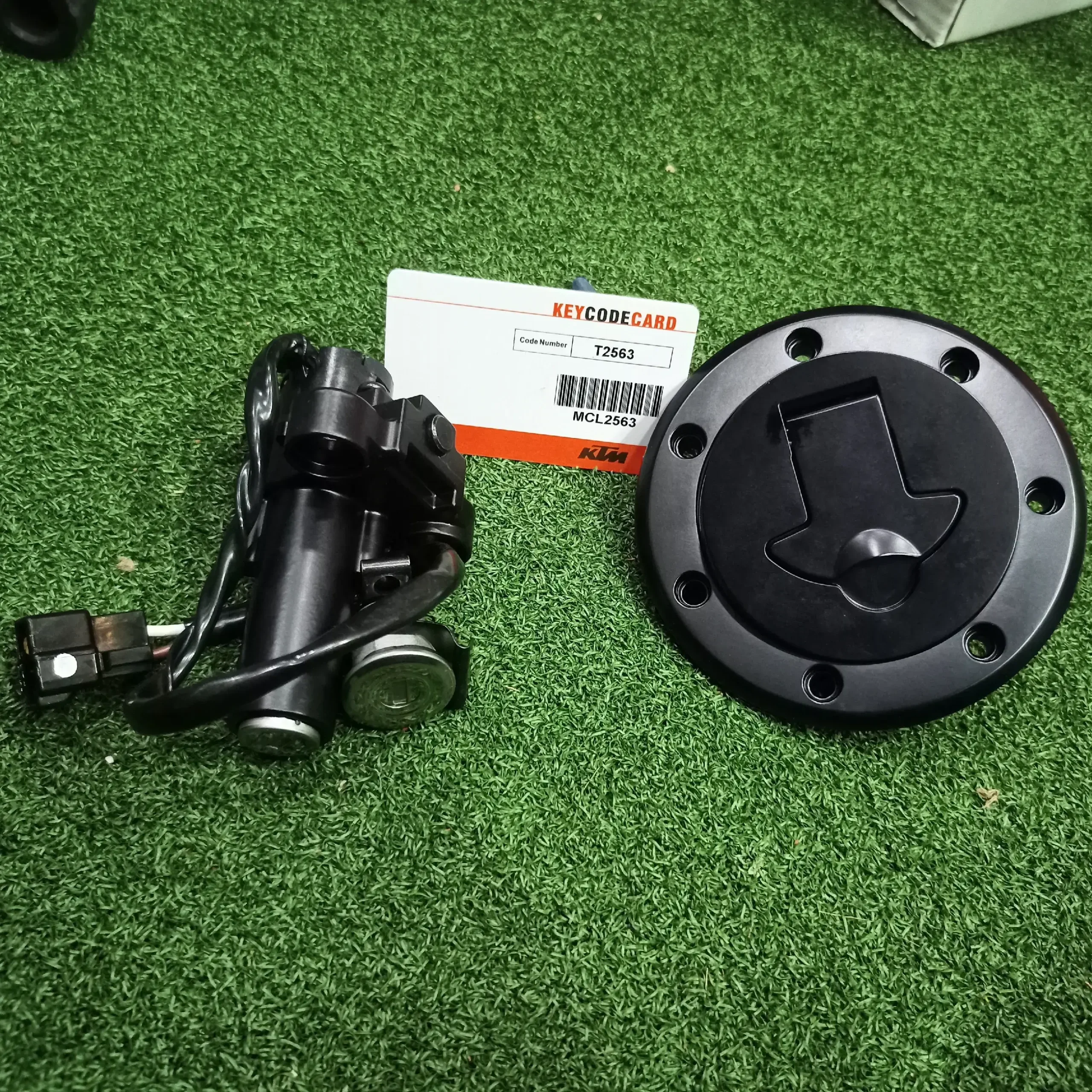RC 200 390 3 IN 1 LOCK SET 52JY0547
